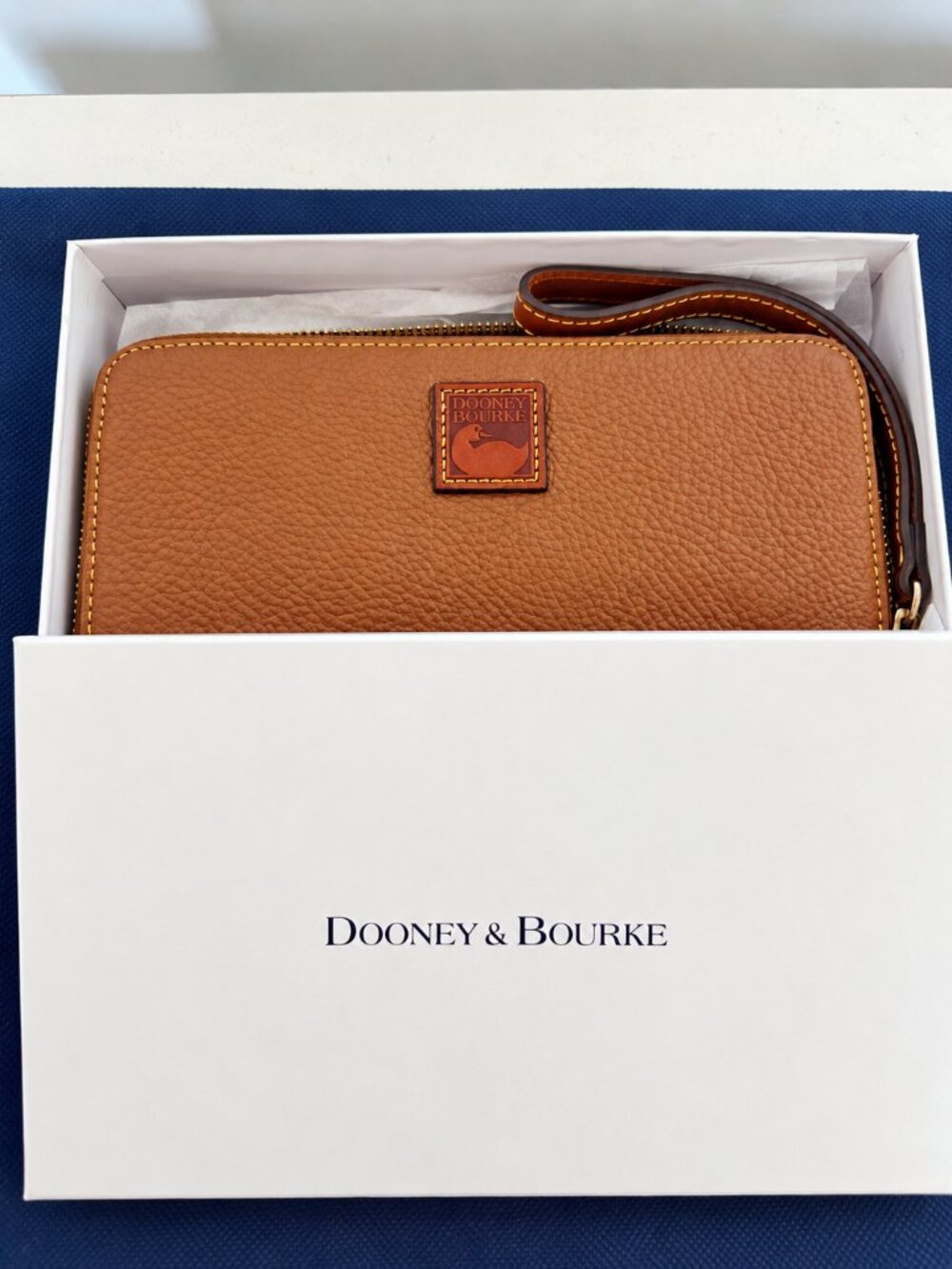 Dooney & Bourke Pebble Leather Zip Around Wristlet Wallet Cognac Brown w/ Box - Picture 4 of 7